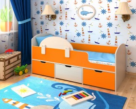 Кровать Малыш-мини с бортиком Дуб молочный/Оранжевый в Канске - kansk.katalogmebeli.com | фото